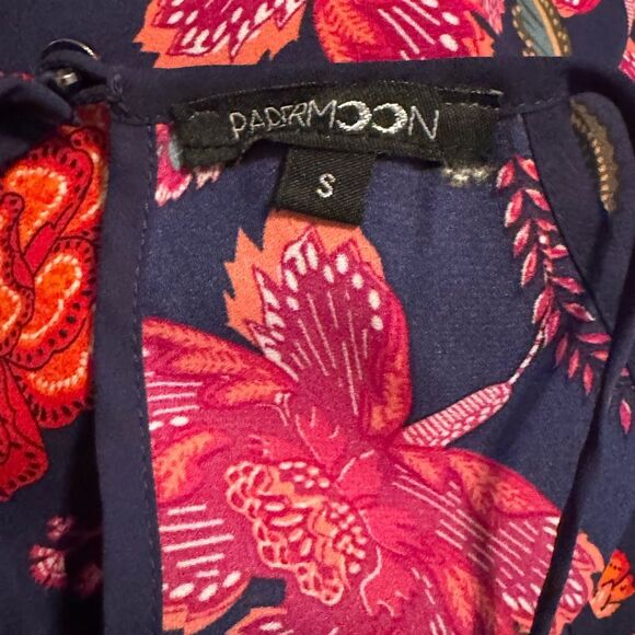 Perfect condition! PAPERMOON Walita Cutout Detail Blouse! - Picture 13 of 14